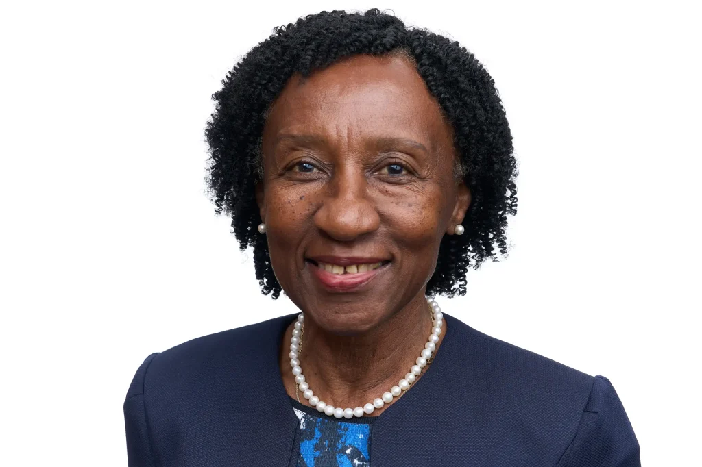 Dr Angélica Salomão